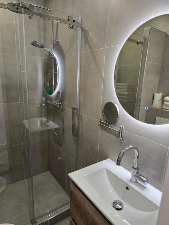bathroom shower room hotel port
