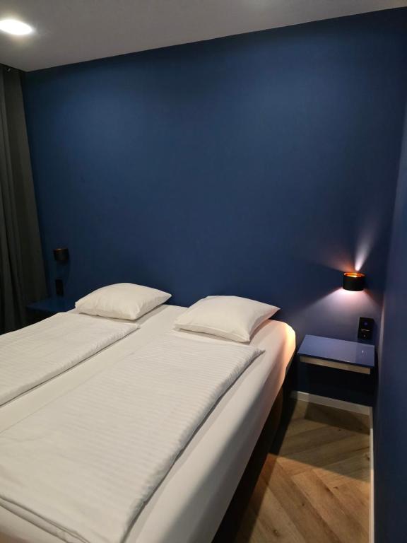double hotel room